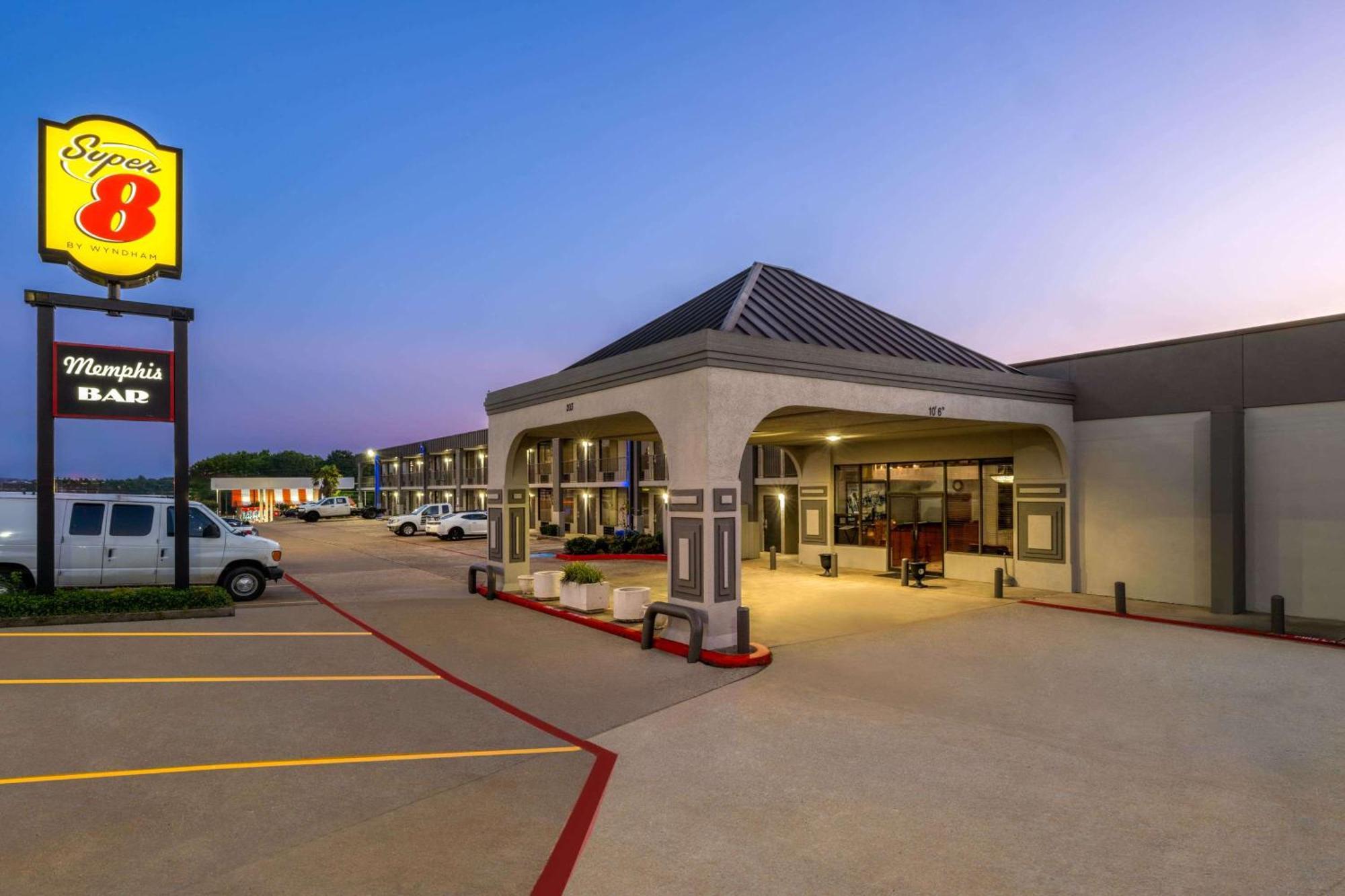 Super 8 By Wyndham Longview/North Motel Exterior photo